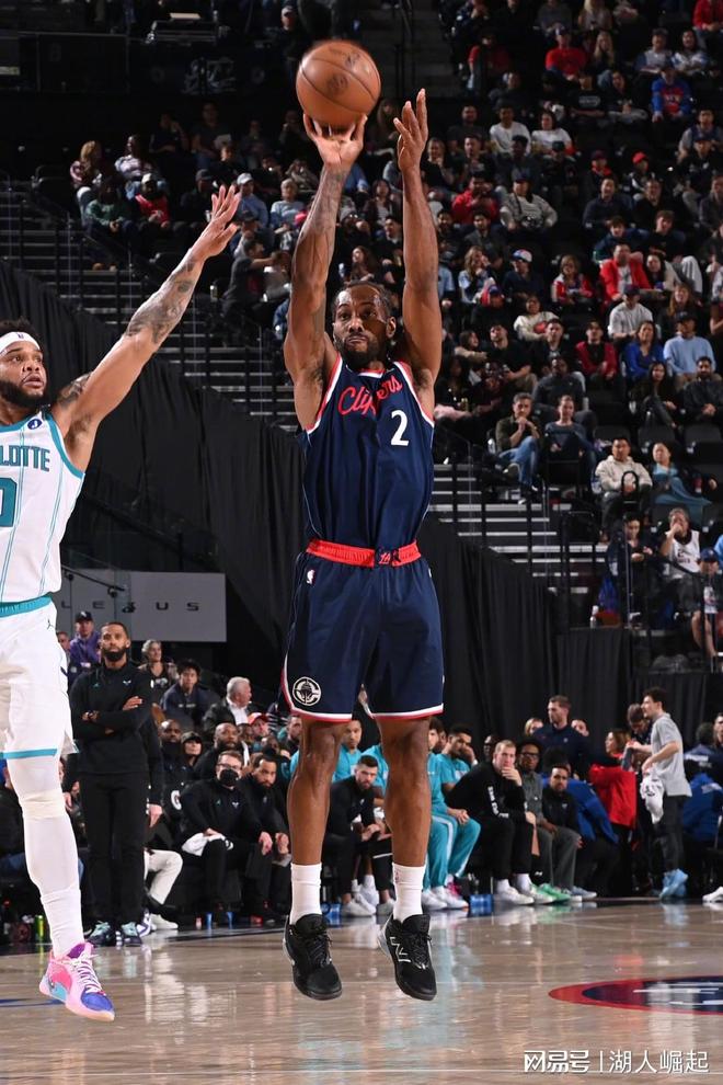 萊納德35+5快船擊敗黃蜂3連勝，哈登32+4+10鮑爾25+9+5