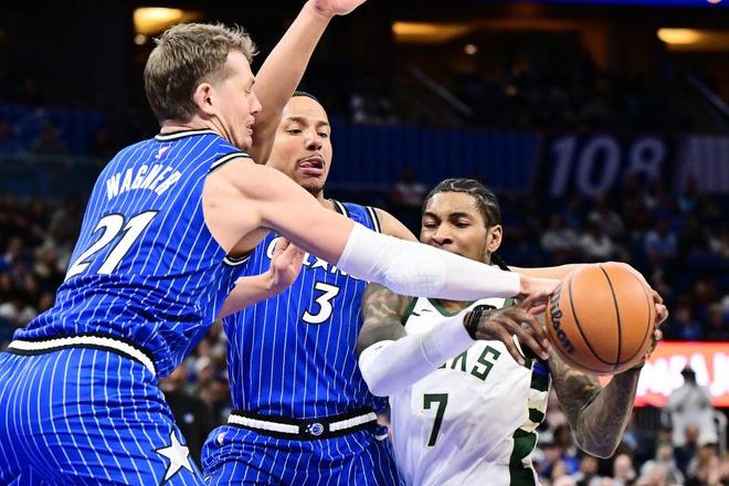 托馬斯首秀5中1！雄鹿慘負(fù)魔術(shù)結(jié)束3連勝 波特28分小瓦復(fù)出